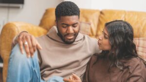 Read more about the article 9 Simple Yet Powerful Ways Husbands Can Show Their Wives Genuine Love Without Saying A Word