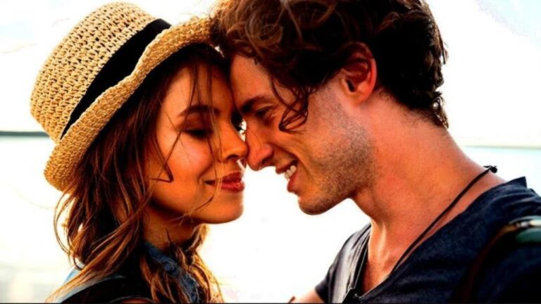 20 Little Things Women Do That Guys Secretly Love