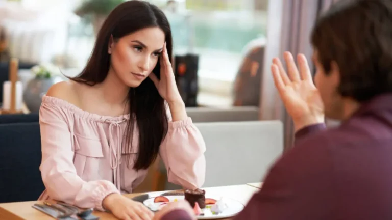 9 Subtle Signs You’re Dealing with a Master Manipulator