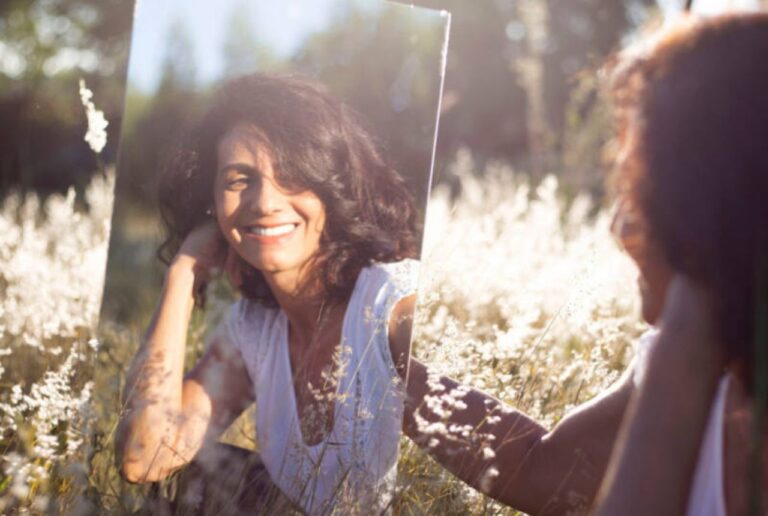 8 Habits to Say Goodbye to if You Want to Be Happy Without Relying on Others