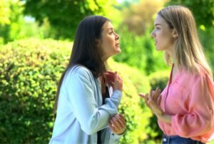 Read more about the article 7 Subtle Signs a Friendship Is Becoming Unhealthy, According to Psychology