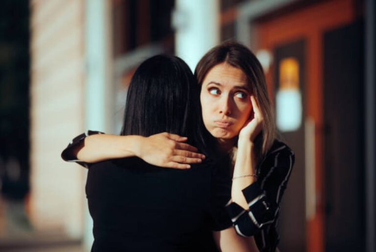 6 Signs That It's Time To Let Go Of a Best Friend