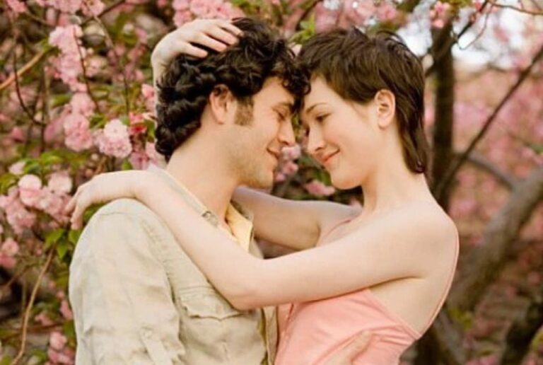 7 Signs You Have a Fear of Intimacy
