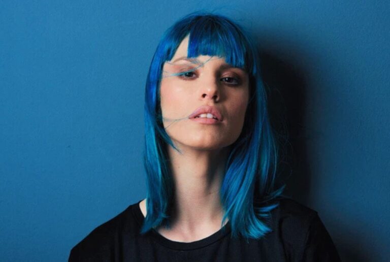 25 Signs Someone Secretly Hates You