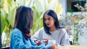 Read more about the article 10 Phrases That Sound Caring but Are Actually Subtle Signs of Gaslighting