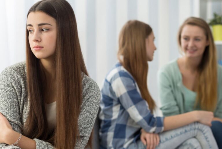 7 Things Emotionally Intelligent People Do When They’re Deeply Hurt But Don’t Want To Lash Out