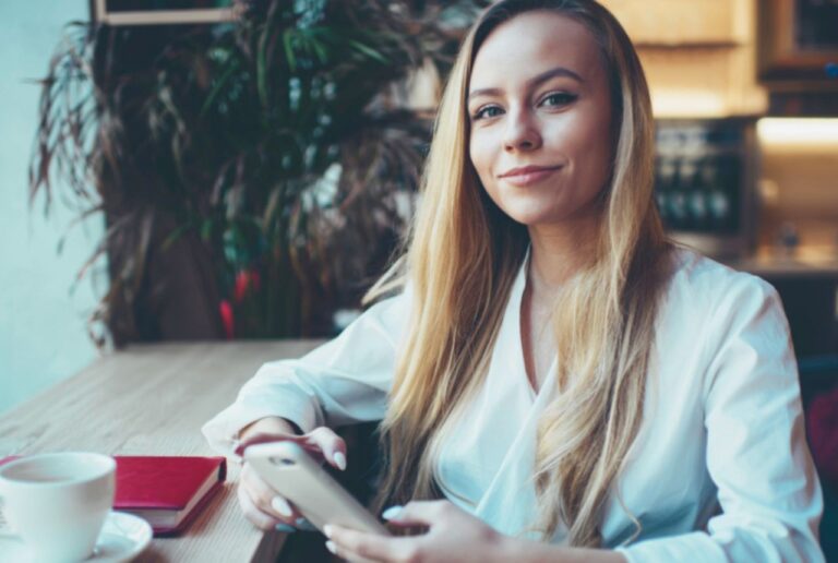 8 Easy Workplace Hacks To Make Sure You Stand Out