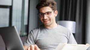 Read more about the article Psychologists Share the 9 Key Traits of People Destined for Happiness and Success
