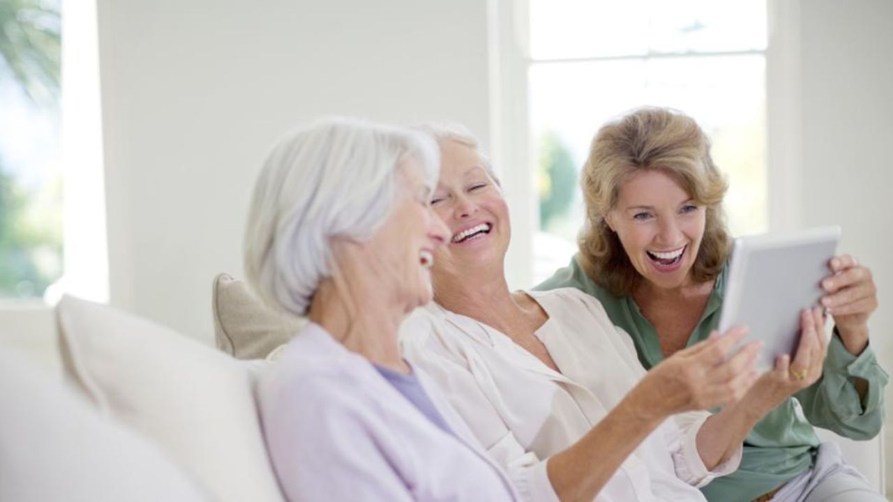 You are currently viewing Embrace These 8 Habits to Cultivate Lasting Friendships as You Get Older