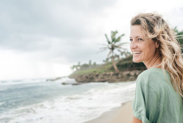 I Used To Compare Myself To Everyone Online—These 8 Daily Habits Helped Me Break The Cycle