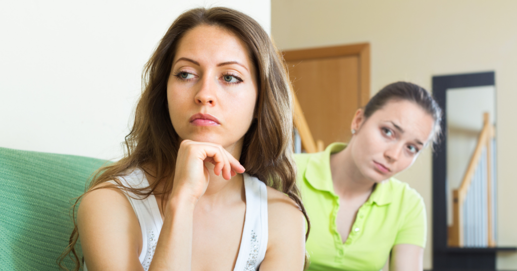 You are currently viewing If You Struggle To Get Along With Your Siblings, These 7 Childhood Experiences Might Explain Why
