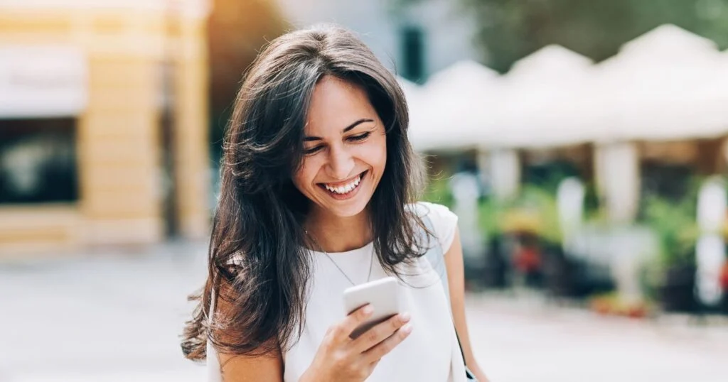 You are currently viewing 8 Reasons Why Good Looking People Are Treated Much Better Than Others – Big Time!