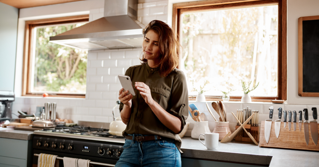 Read more about the article People Who Always Text Before They Call Usually Display These 7 Unique Behaviors, According to Psychology