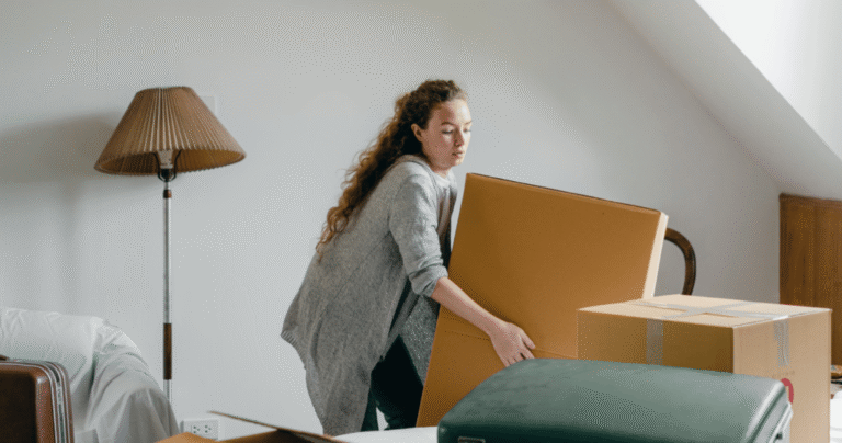 People Who Seem “Too Independent” Often Grew Up With These 7 Family Behaviors