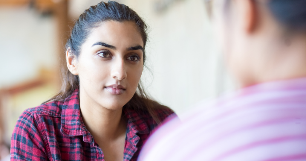 You are currently viewing People Who Feel Awkward When Given a Compliment Usually Had These 7 Childhood Experiences