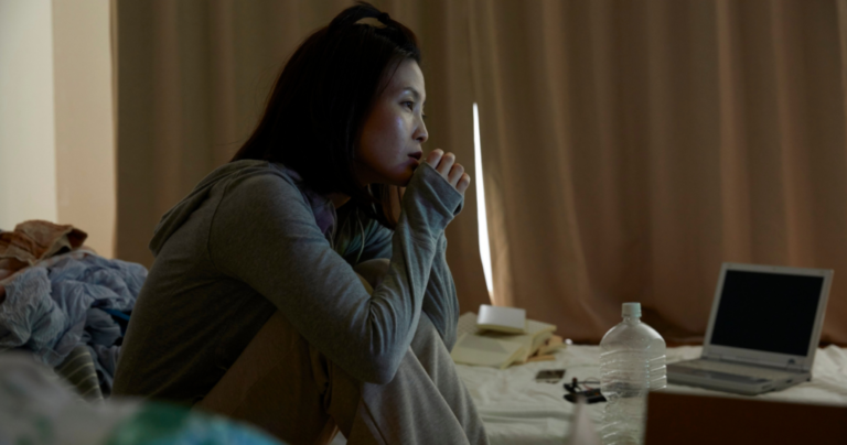 8 Behaviors of People Who Grew Up In a Home That Was Rarely At Peace