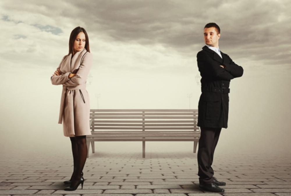 Read more about the article Subtle Signs That Your Partner is Losing Interest In You