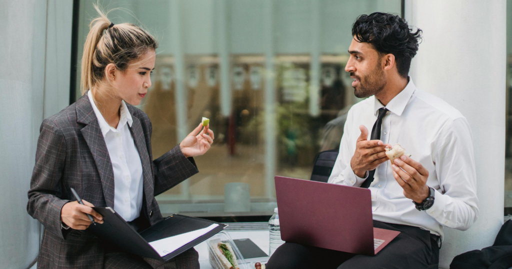 Read more about the article If Someone Uses These 7 Phrases In a Conversation, They Probably Have Very Little Intellectual Depth