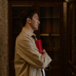 10 Subtle Behaviors That Instantly Reveal Someone Lacks Real Confidence
