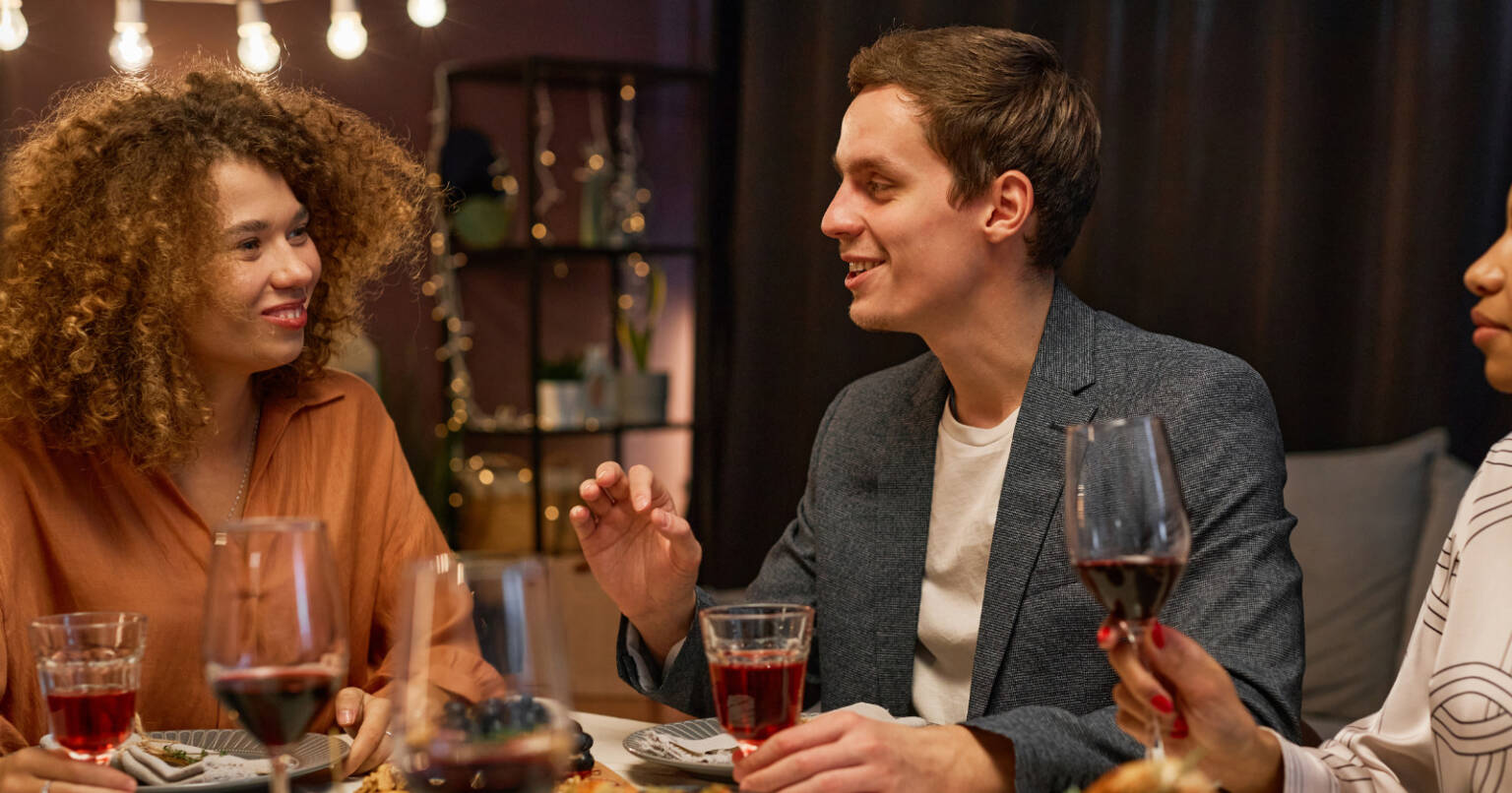 Read more about the article If a Man Uses These 7 Phrases In a Conversation, He Lacks Sincerity and Class