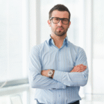 People Who Base Their Self-worth On Their Career Usually Display These 5 Cringed Behaviors