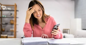 Read more about the article People Who Rarely Have Money in Their Savings Account Often Display These 7 Financial Behaviors