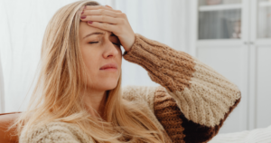 Read more about the article If Someone Is Silently Suffering But Hiding It Well, They’ll Usually Display These 8 Subtle Behaviors