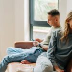 People Who Grew Up With Emotionally Immature Parents Often Display These 8 Relationship Behaviors