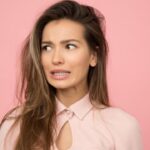 10 Phrases That Instantly Make You Sound Less Intelligent, According to Psychology
