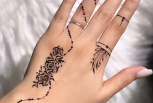 Read more about the article 27 Easy Henna Designs Anyone Can Do at Home