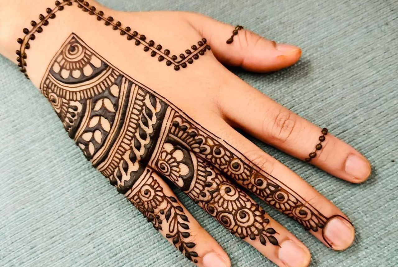 You are currently viewing 29 Gorgeous Hand Henna Designs That Will Make Heads Turn