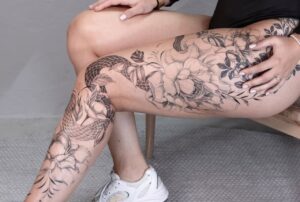 Read more about the article 29 Stunning Leg Tattoos for Women That Turn Heads Instantly