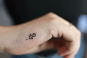 Read more about the article 40 Adorably Cute Small Tattoos That Make a Big Statement