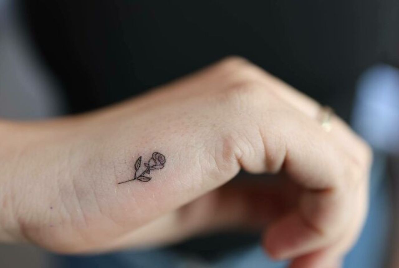 You are currently viewing 40 Adorably Cute Small Tattoos That Make a Big Statement