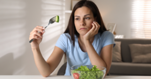 Read more about the article 10 Behaviors Of a Woman Who Doesn’t Actually Like Who She Is (But Hides It Well)