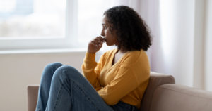 Read more about the article 7 Signs a Person Has Emotionally Detached From Life, Even if They Hide It Well