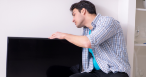 Read more about the article People Who Frequently Misplace The Remote Control While Watching TV Usually Exhibit These 7 Traits