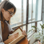 People Who Still Make Handwritten To-do Lists Usually Share These 7 Personality Traits