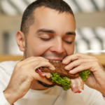 If someone eats quickly even when relaxed, psychology says they may have these 7 ingrained habits