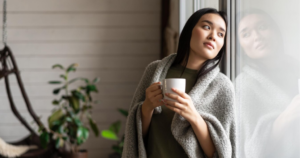 Read more about the article Women who are deeply unhappy with how their life turned out usually display these 8 behaviors without realizing it