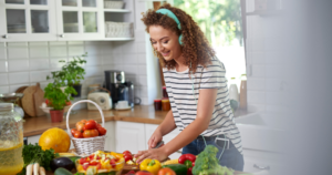 Read more about the article If you clean as you cook, psychology says you probably have these 9 unique personality traits