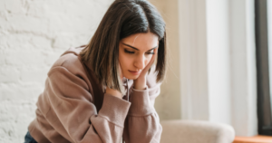 Read more about the article People who panic at kindness usually grew up with these 7 toxic dynamics