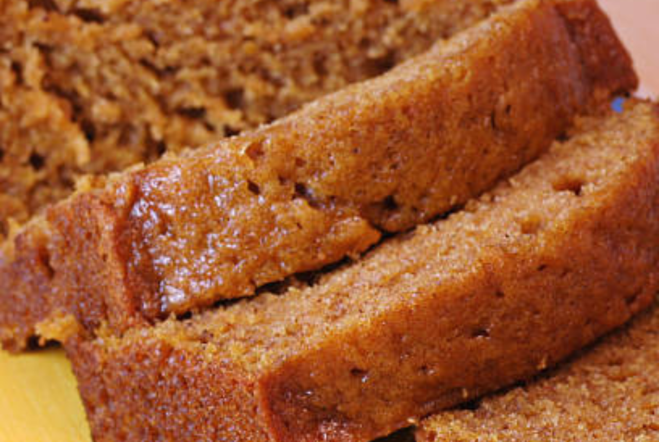 You are currently viewing Healthy Pumpkin Bread Recipe That Actually Tastes Amazing