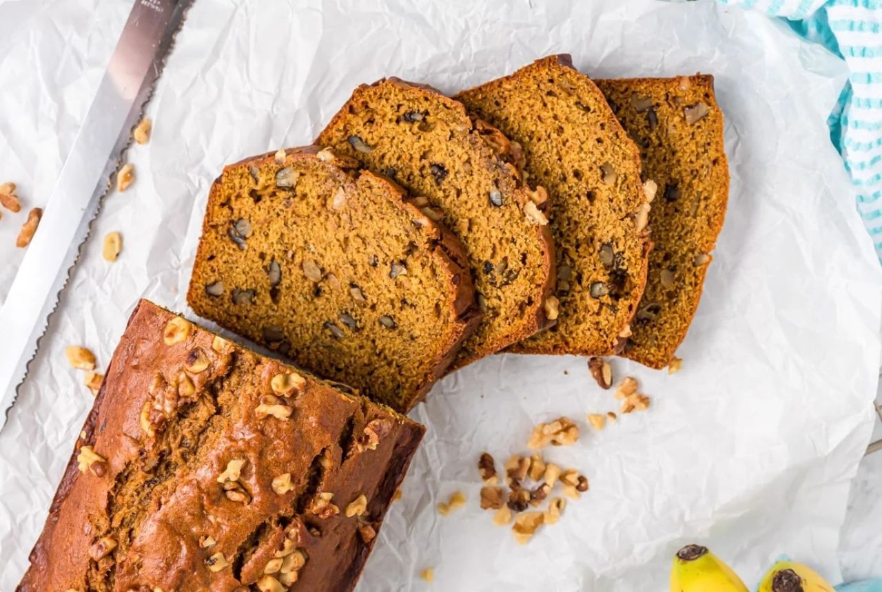 You are currently viewing Skip Basic Banana Bread—This Pumpkin Mashup Is Softer, Spicier, and Way Easier