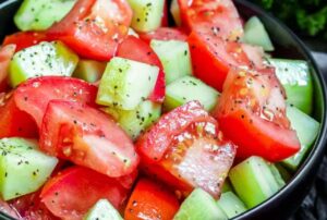 Read more about the article This Tomato and Cucumber Salad Might Be the Best Thing You Eat All Week