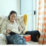 9 Quiet Signs Someone Is Deeply Lonely, Even If They Seem Independent on the Surface