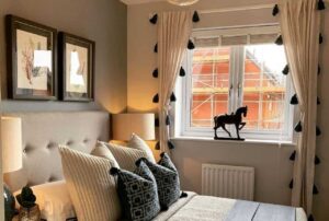 Read more about the article Small Bedroom Curtain Ideas That Make Tiny Rooms Feel Luxe