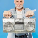 The 9 Old-School Habits People in Their 60s and 70s Refuse to Give Up—and Why They’re Often Happier Than Tech-Obsessed Younger Generations