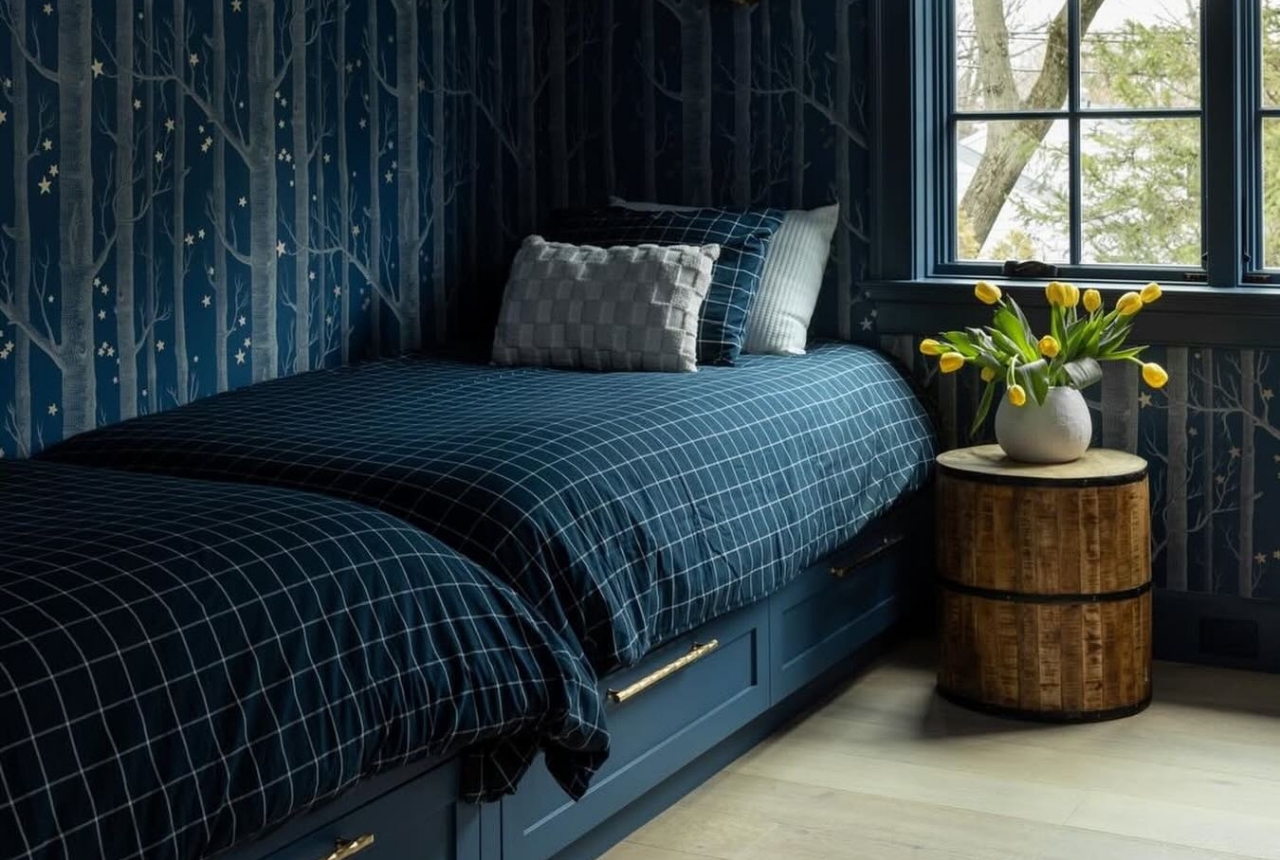 You are currently viewing Blue Moody Bedroom Ideas for Small Apartments That Feel Surprisingly Luxe