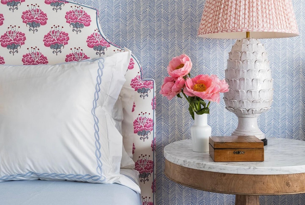 You are currently viewing Blue and Pink Coastal Bedroom Ideas That Feel Expensive Even on a Tight Budget